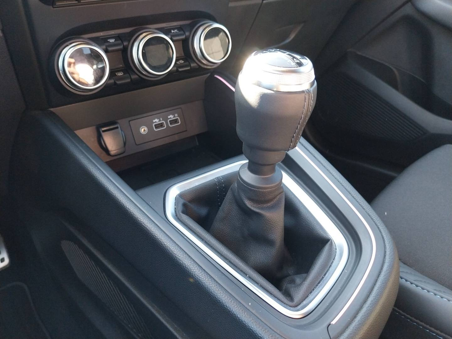 Vente en ligne Renault Clio 5 Clio TCe 90 au prix de 18 990 €