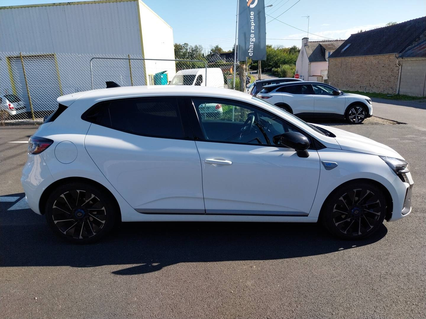 Vente en ligne Renault Clio 5 Clio TCe 90 au prix de 18 990 €