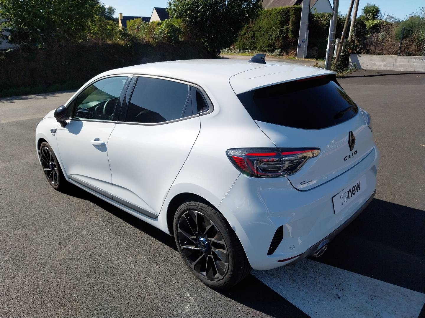 Vente en ligne Renault Clio 5 Clio TCe 90 au prix de 18 990 €