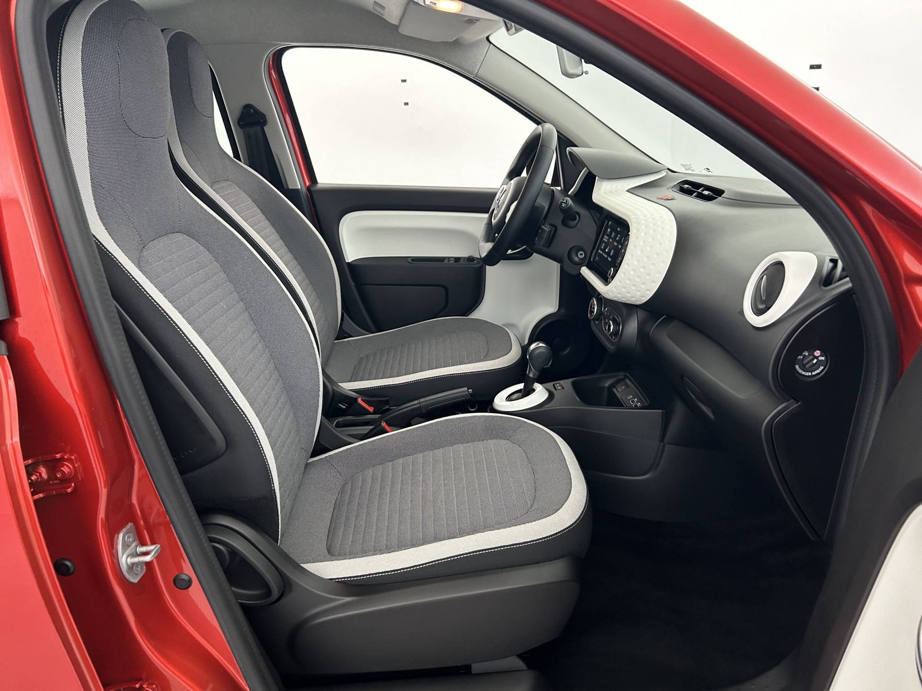 Vente en ligne Renault Twingo Electrique Twingo III E-Tech au prix de 13 490 €