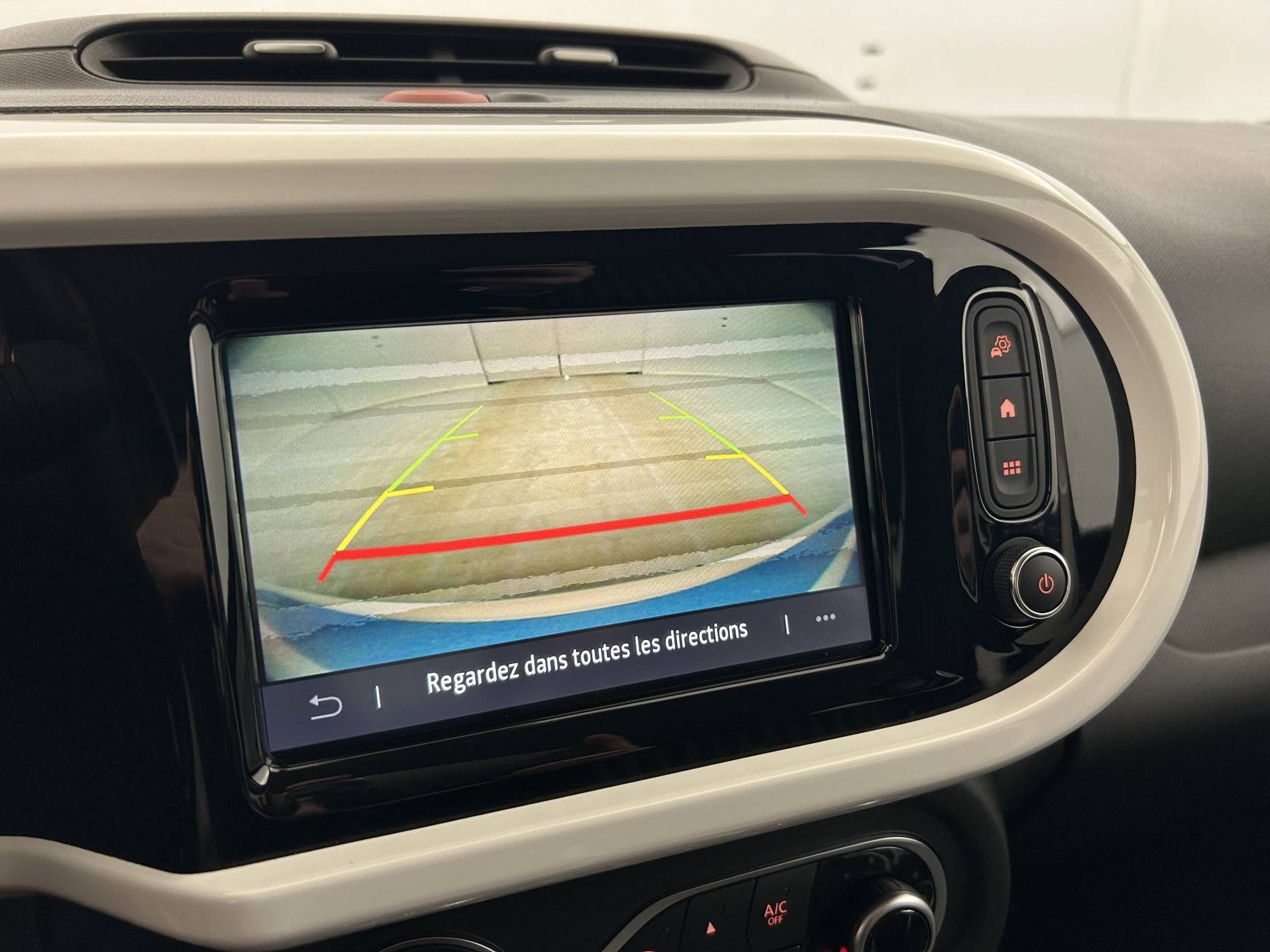 Vente en ligne Renault Twingo Electrique Twingo III E-Tech au prix de 11 990 €