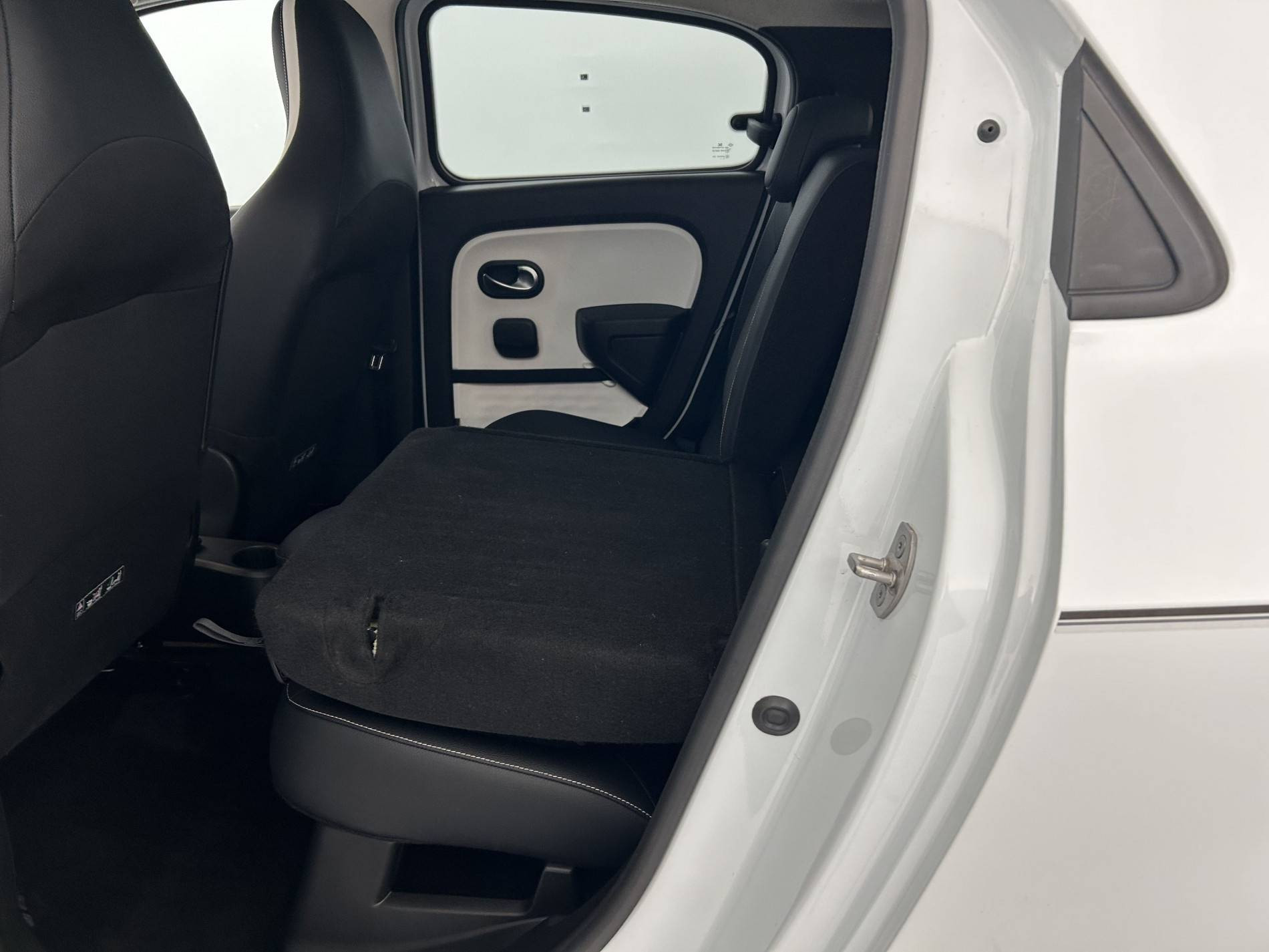 Vente en ligne Renault Twingo Electrique Twingo III E-Tech au prix de 11 990 €