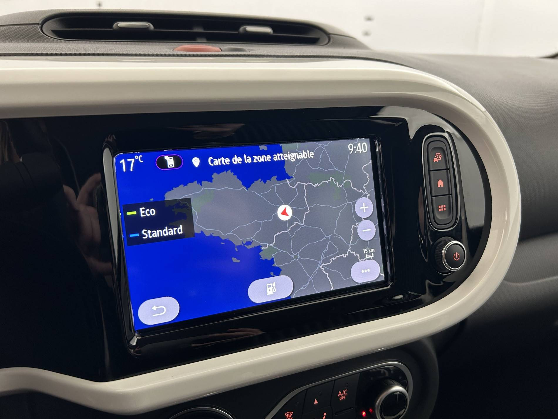 Vente en ligne Renault Twingo Electrique Twingo III E-Tech au prix de 11 990 €