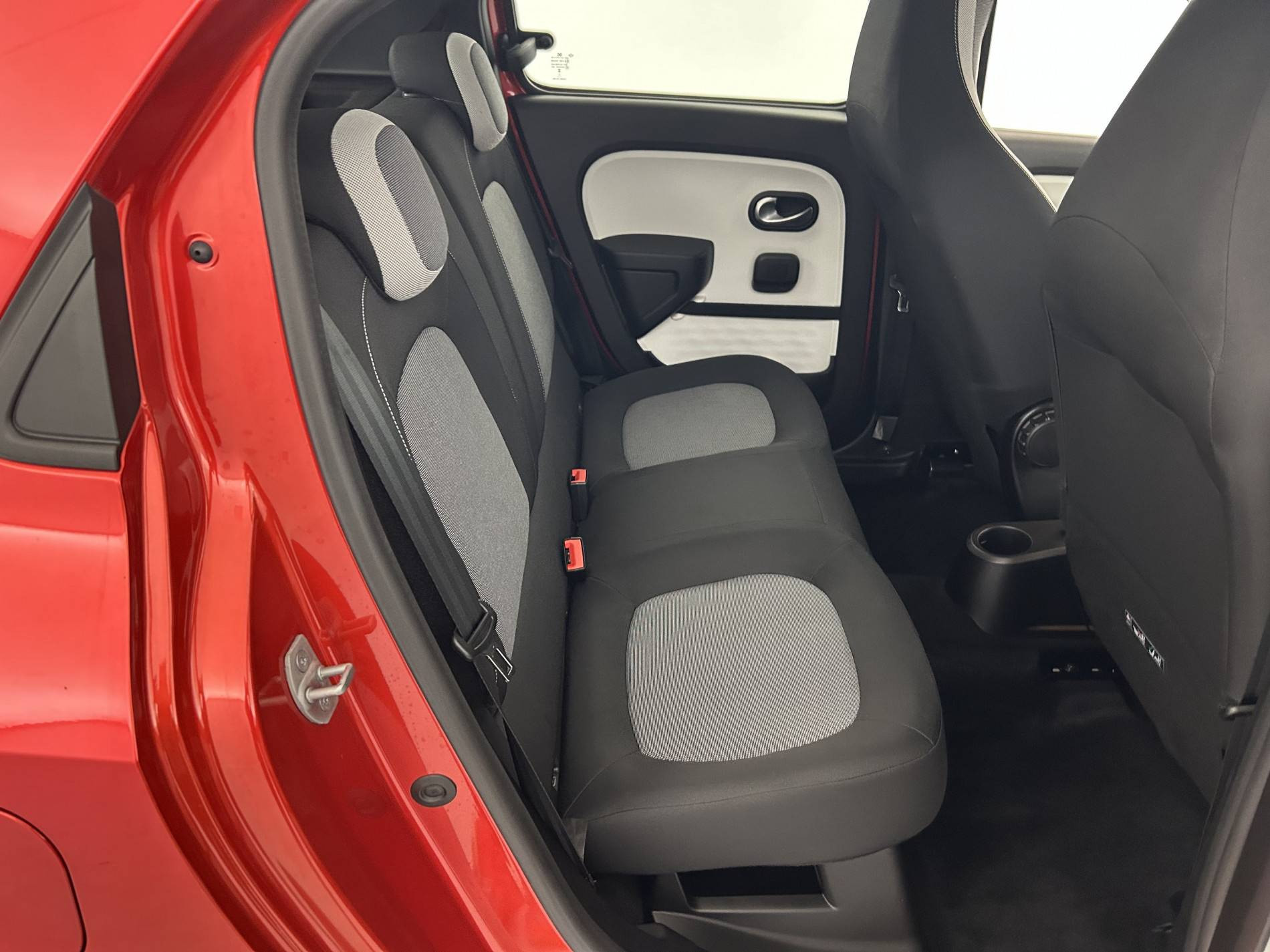 Vente en ligne Renault Twingo Electrique Twingo III E-Tech au prix de 13 490 €