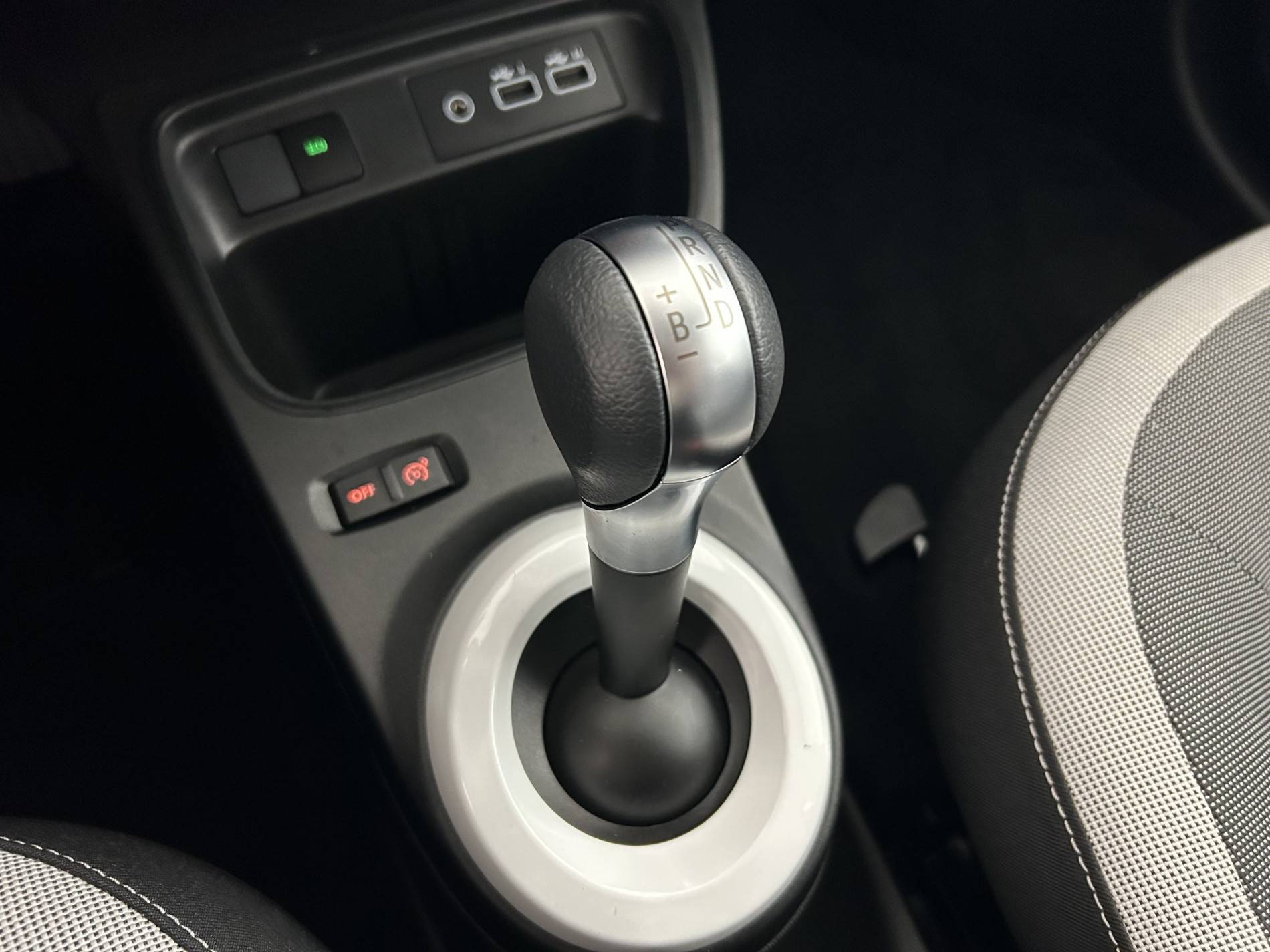 Vente en ligne Renault Twingo Electrique Twingo III E-Tech au prix de 13 490 €