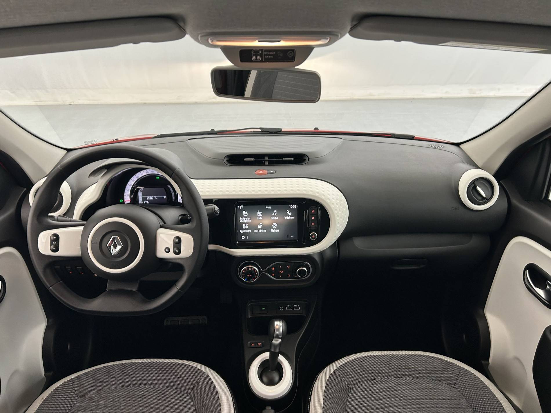 Vente en ligne Renault Twingo Electrique Twingo III E-Tech au prix de 13 490 €
