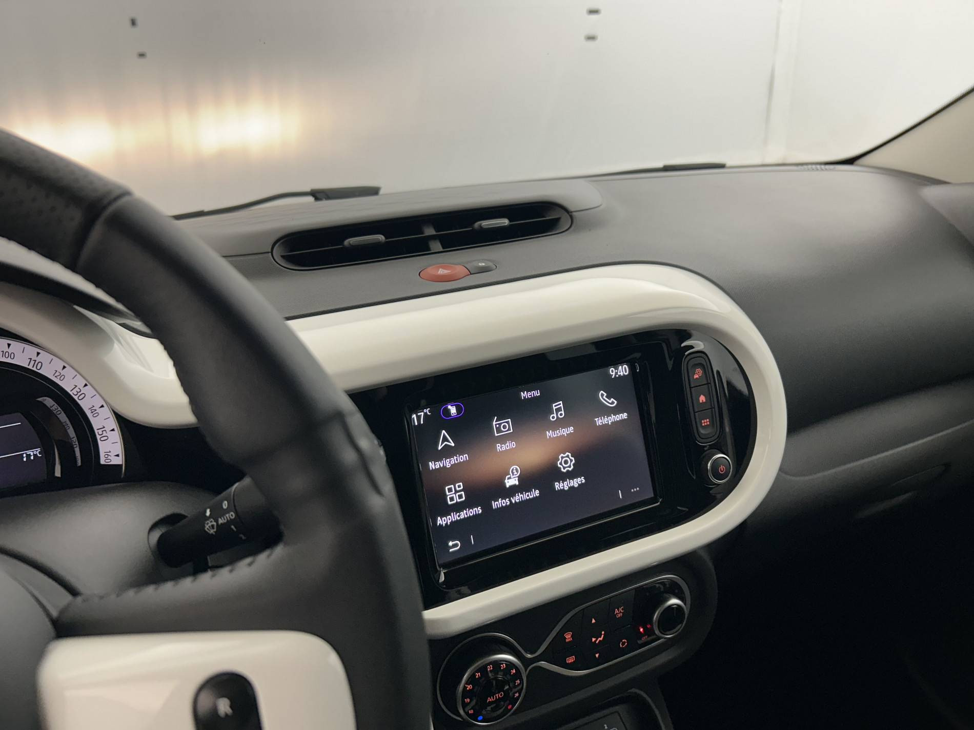 Vente en ligne Renault Twingo Electrique Twingo III E-Tech au prix de 11 990 €