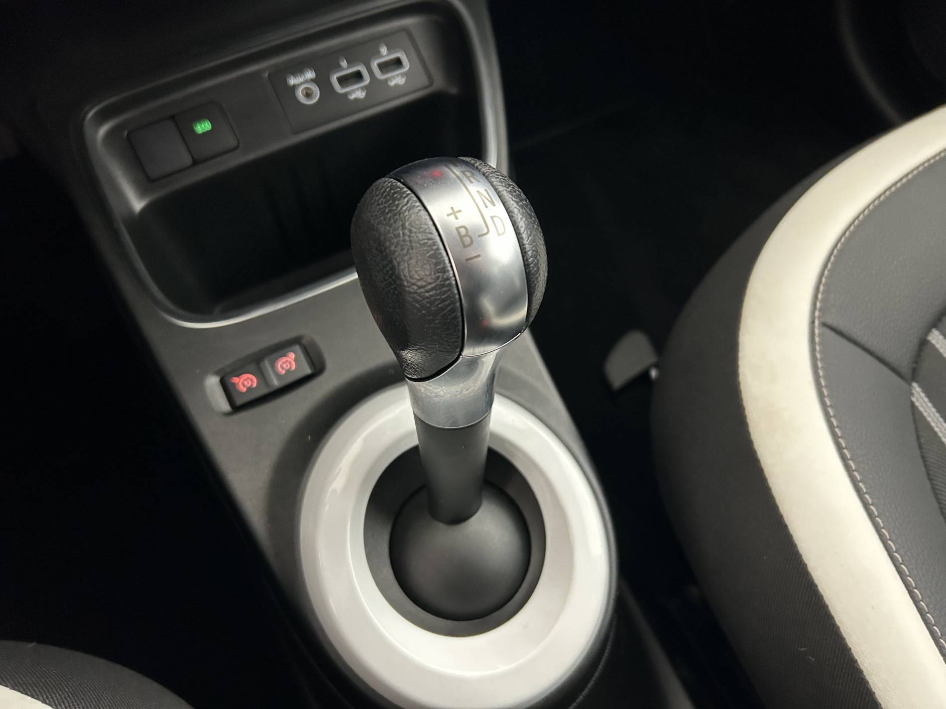 Vente en ligne Renault Twingo Electrique Twingo III E-Tech au prix de 11 990 €