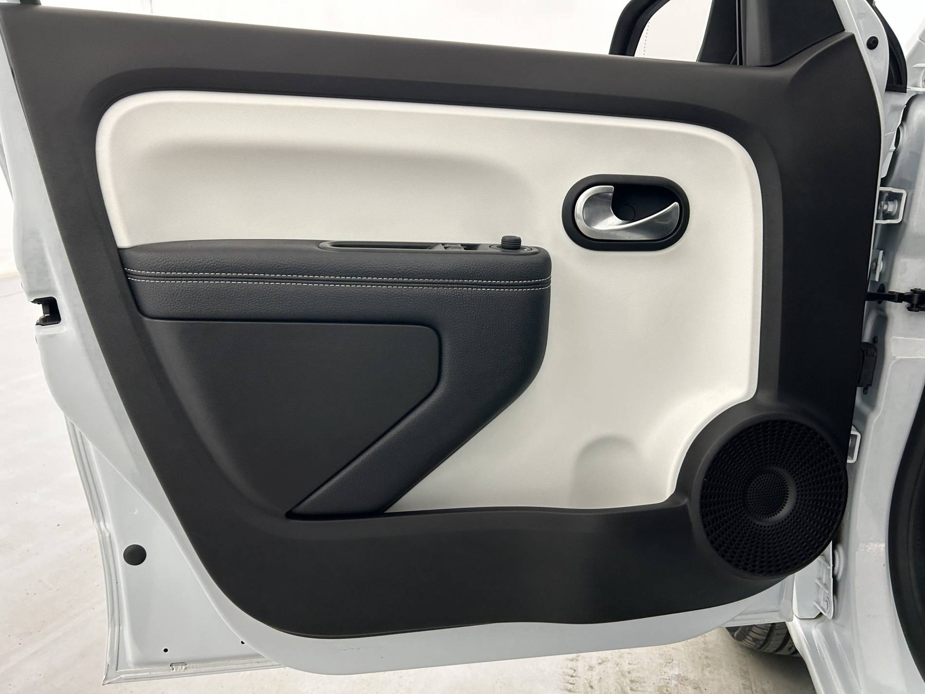 Vente en ligne Renault Twingo Electrique Twingo III E-Tech au prix de 11 990 €