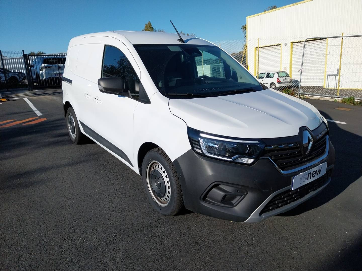 Vente en ligne Renault Kangoo Van  BLUE DCI 115 EDC au prix de 18 990 €