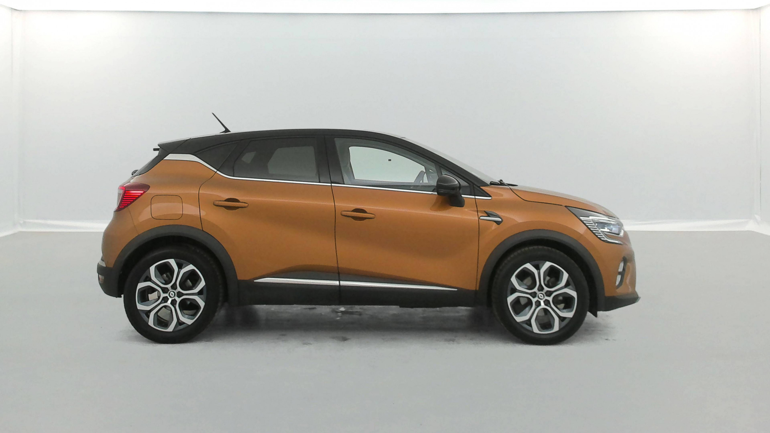Vente en ligne Renault Captur  E-Tech 145 - 21 au prix de 18 990 €