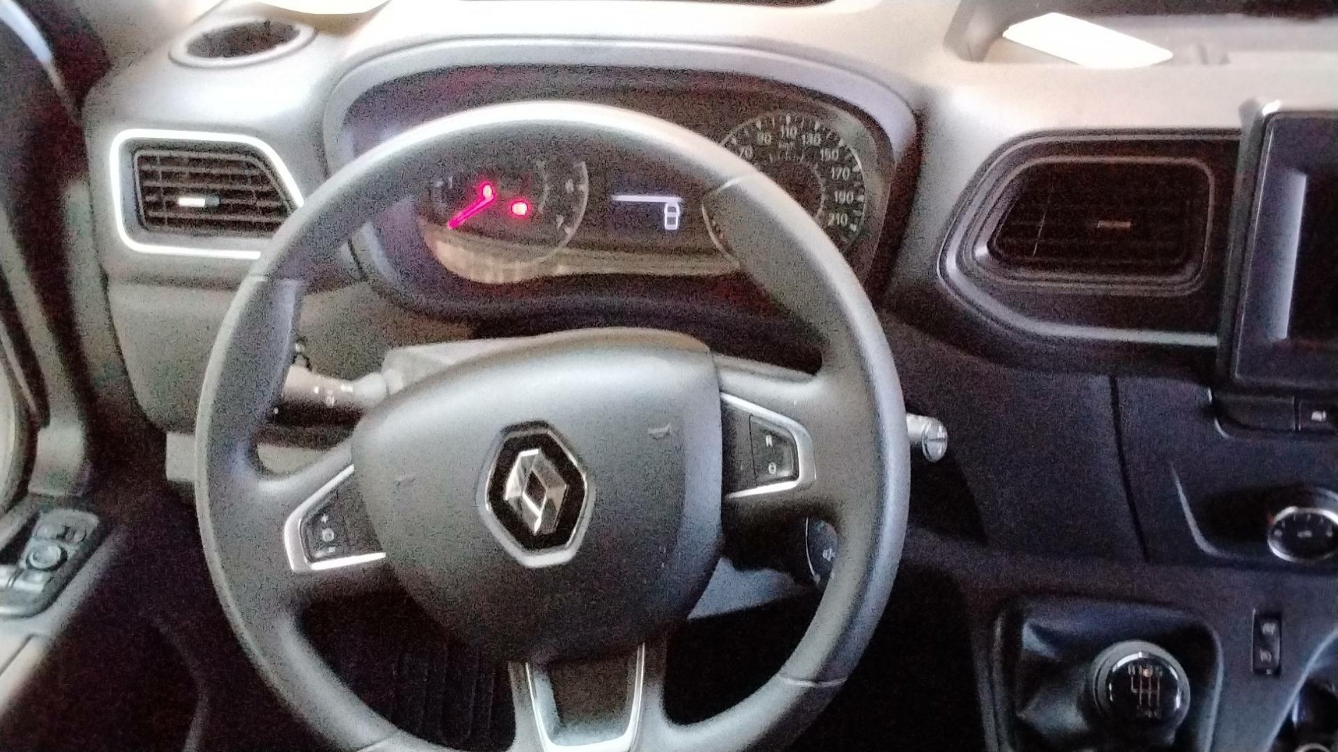 Vente en ligne Renault Master Fourgon MASTER FGN TRAC F3500 L2H2 BLUE DCI 135 au prix de 24 490 €