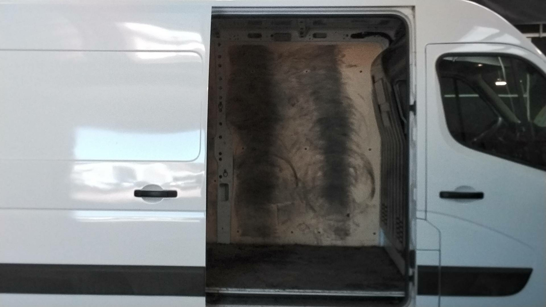 Vente en ligne Renault Master Fourgon MASTER FGN TRAC F3500 L2H2 BLUE DCI 135 au prix de 24 490 €