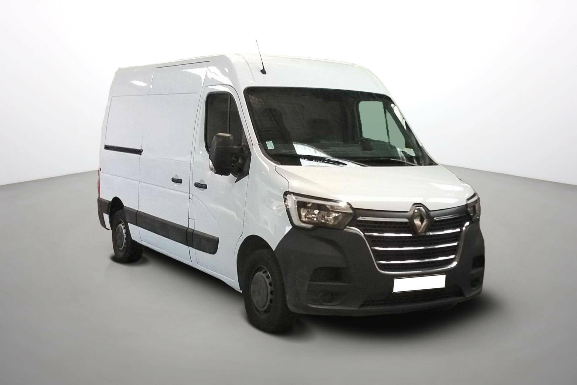 Vente en ligne Renault Master Fourgon MASTER FGN TRAC F3500 L2H2 BLUE DCI 135 au prix de 24 490 €