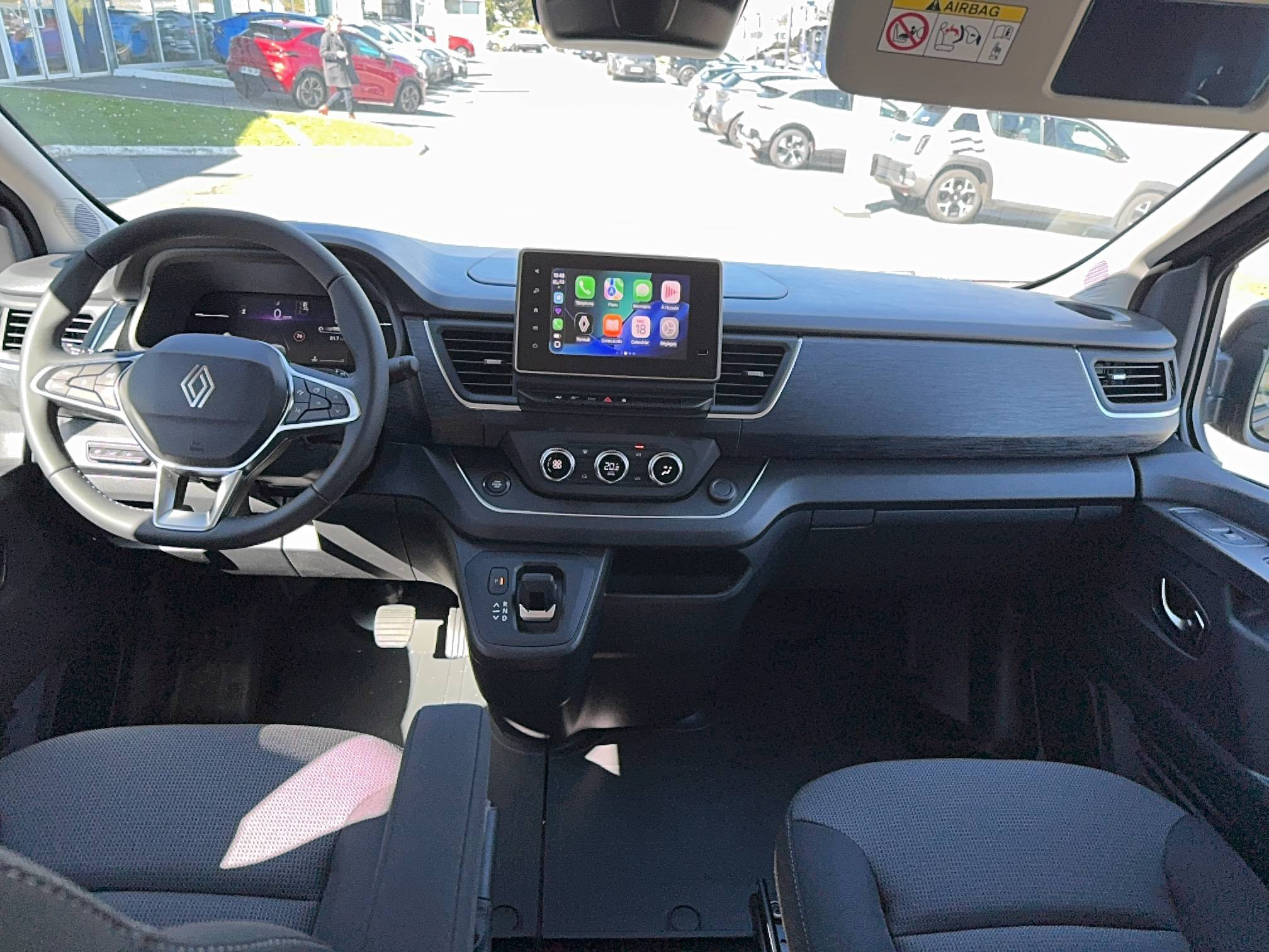 Vente en ligne Renault Trafic Cabine Approfondie TRAFIC CA BLUE DCI 170 L2H1 3T AUTO au prix de 42 990 €