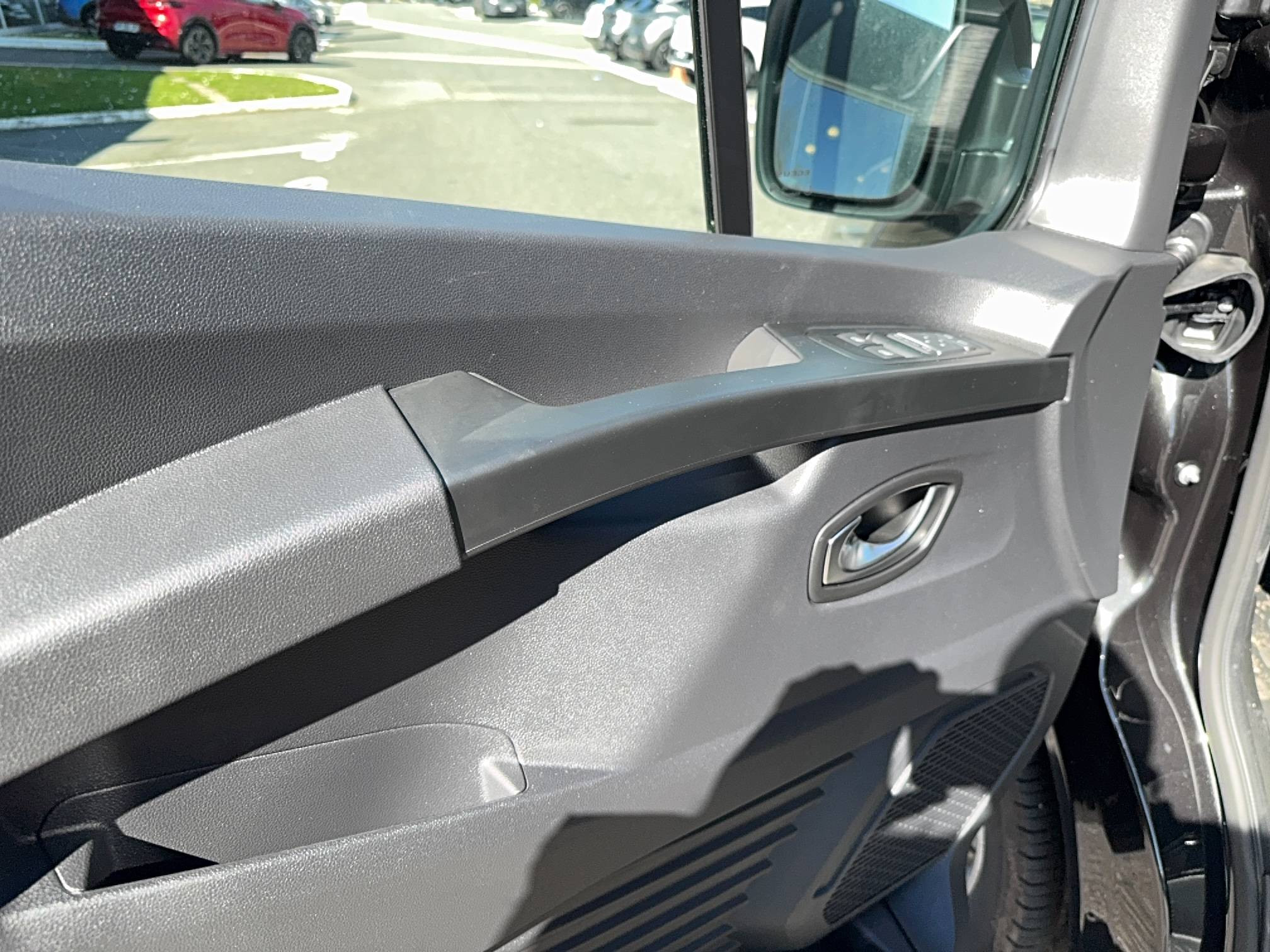 Vente en ligne Renault Trafic Cabine Approfondie TRAFIC CA BLUE DCI 170 L2H1 3T AUTO au prix de 42 990 €