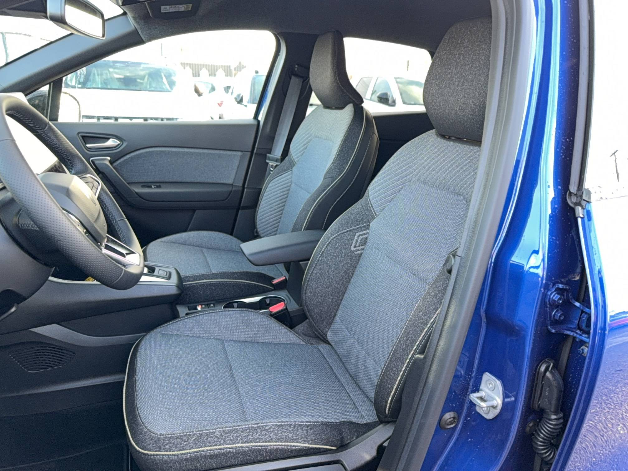 Vente en ligne Renault Captur  E-Tech full hybrid 160 ch au prix de 29 780 €