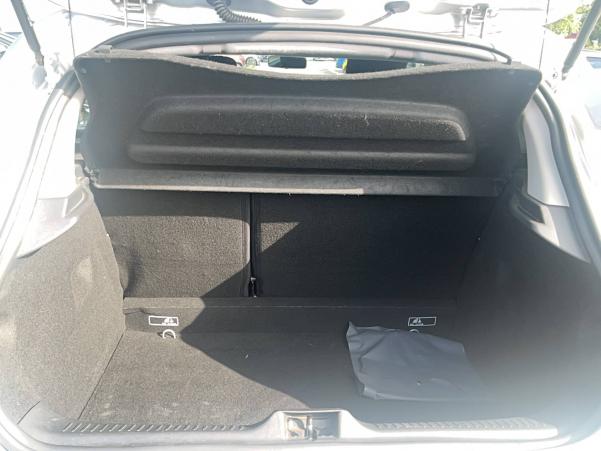 Vente en ligne Renault Clio 4 Clio dCi 90 E6C EDC au prix de 10 490 €