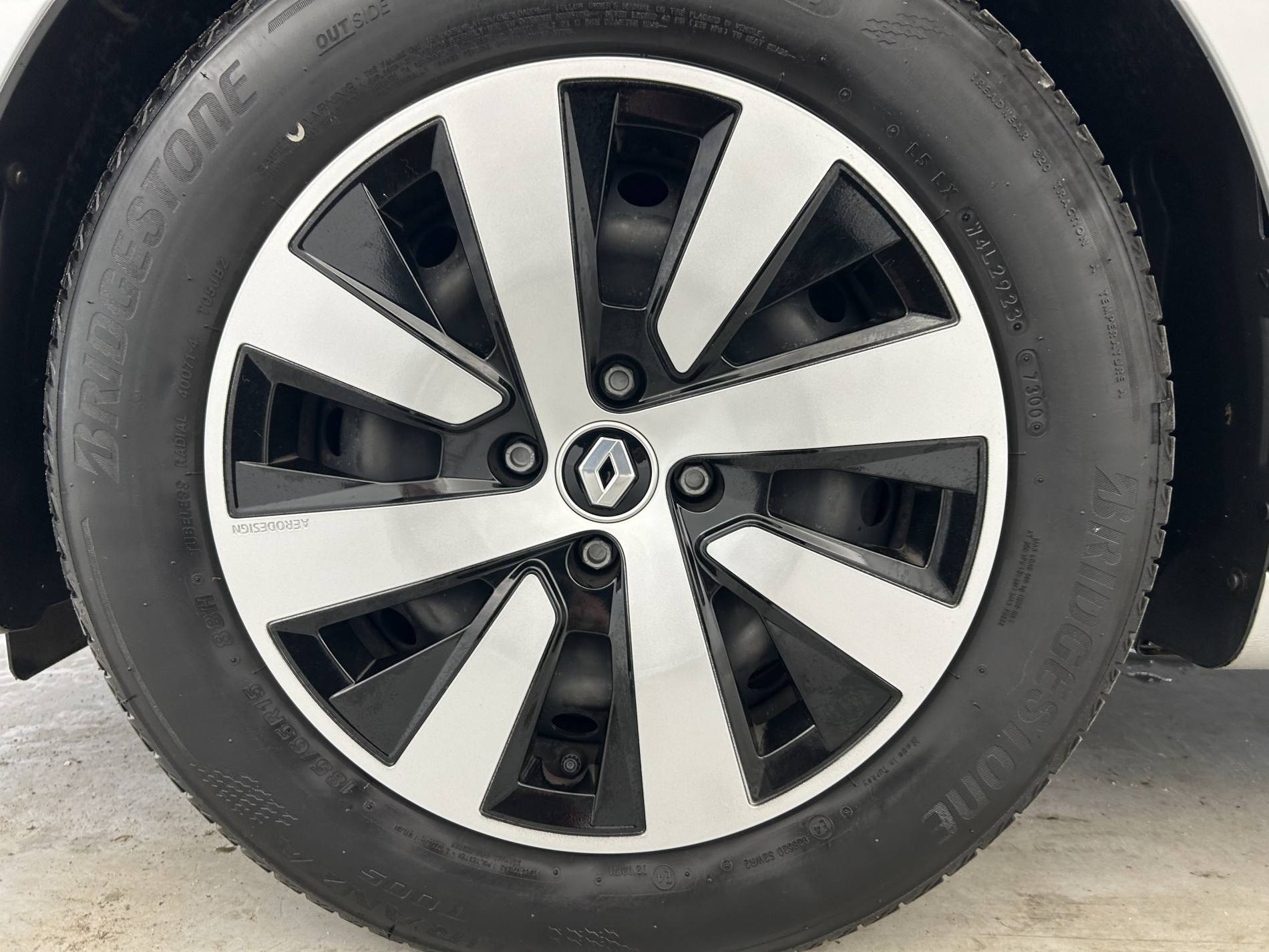 Vente en ligne Renault Clio 5 Clio TCe 90 au prix de 14 620 €