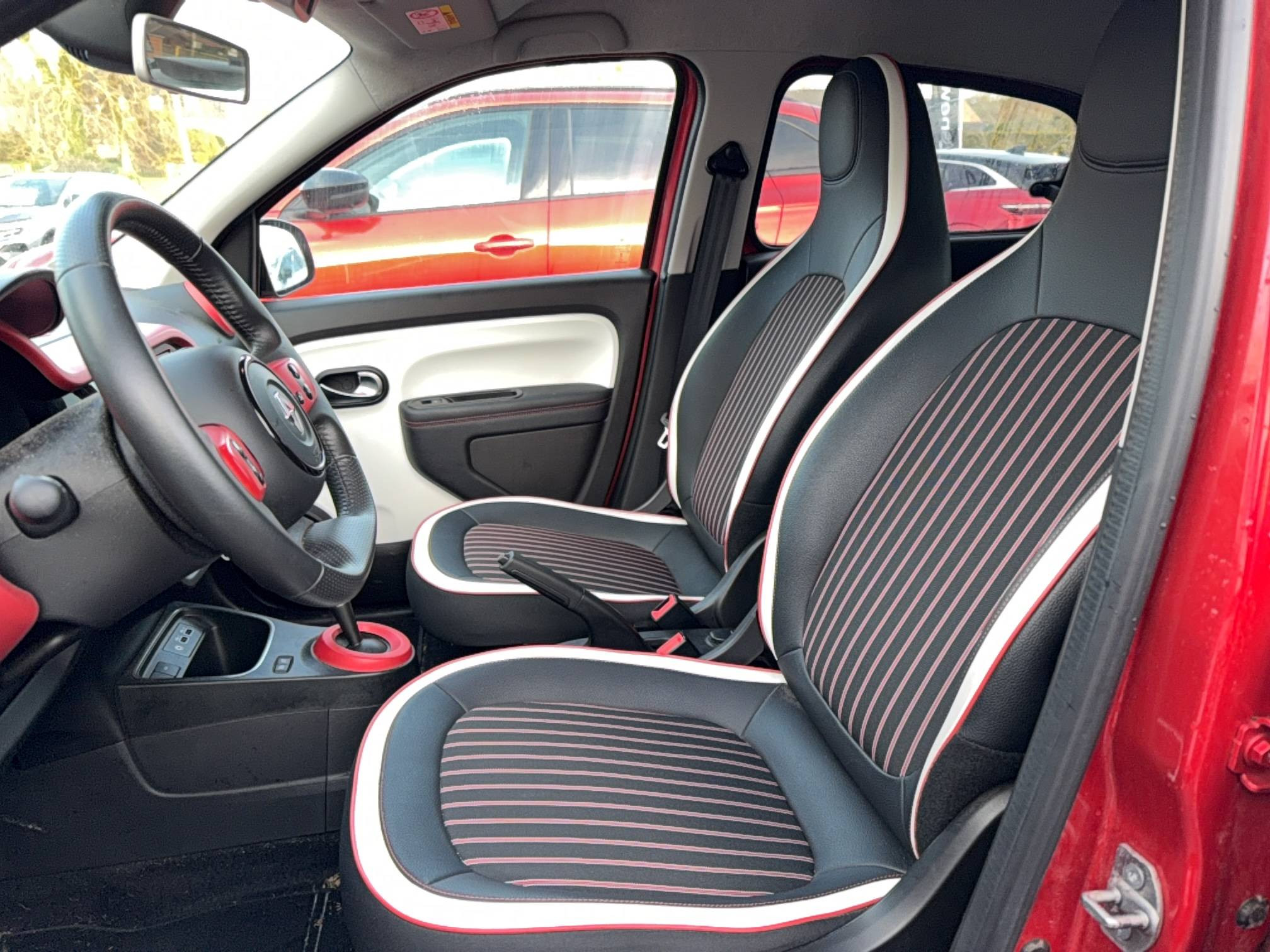 Vente en ligne Renault Twingo Electrique Twingo III E-Tech au prix de 12 850 €