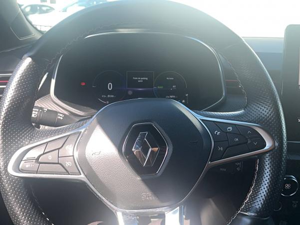 Vente en ligne Renault Clio 5 Clio E-Tech 140 - 21N au prix de 17 990 €