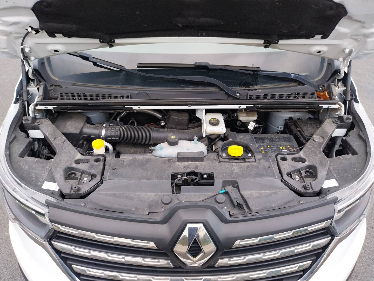 Vente en ligne Renault Trafic 3 Fourgon TRAFIC FGN L2H2 3000 KG BLUE DCI 150 au prix de 23 990 €