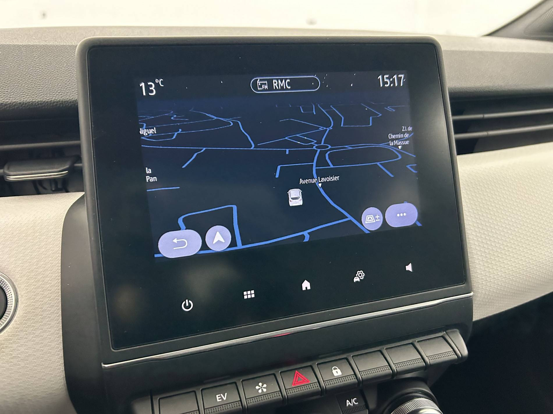 Vente en ligne Renault Clio 5 Clio E-Tech full hybrid 145 au prix de 16 740 €