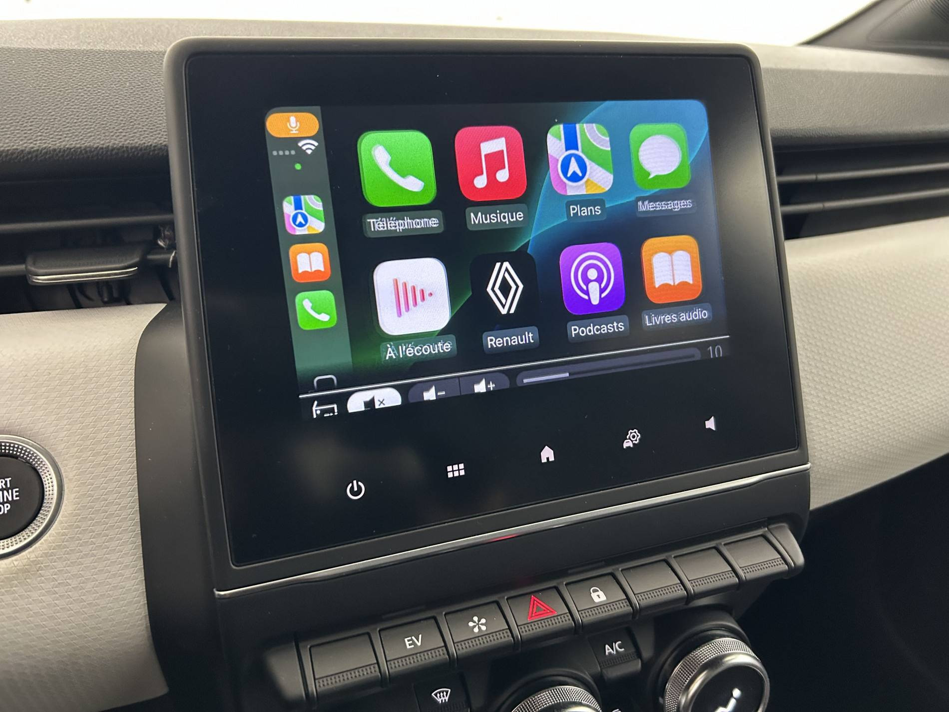 Vente en ligne Renault Clio 5 Clio E-Tech full hybrid 145 au prix de 16 740 €