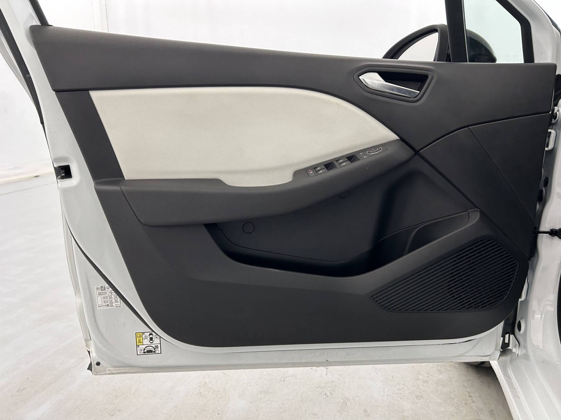 Vente en ligne Renault Clio 5 Clio E-Tech full hybrid 145 au prix de 16 740 €