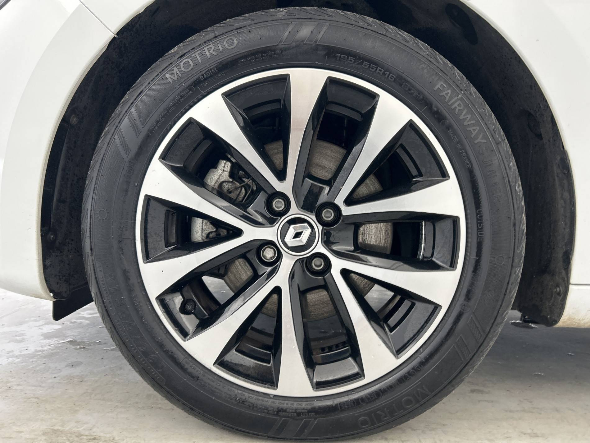 Vente en ligne Renault Clio 5 Clio E-Tech full hybrid 145 au prix de 16 740 €