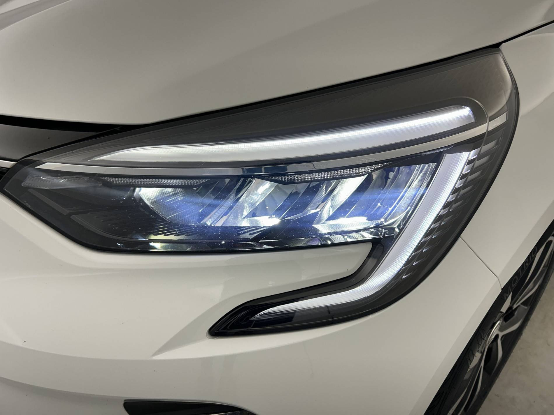 Vente en ligne Renault Clio 5 Clio E-Tech full hybrid 145 au prix de 16 740 €