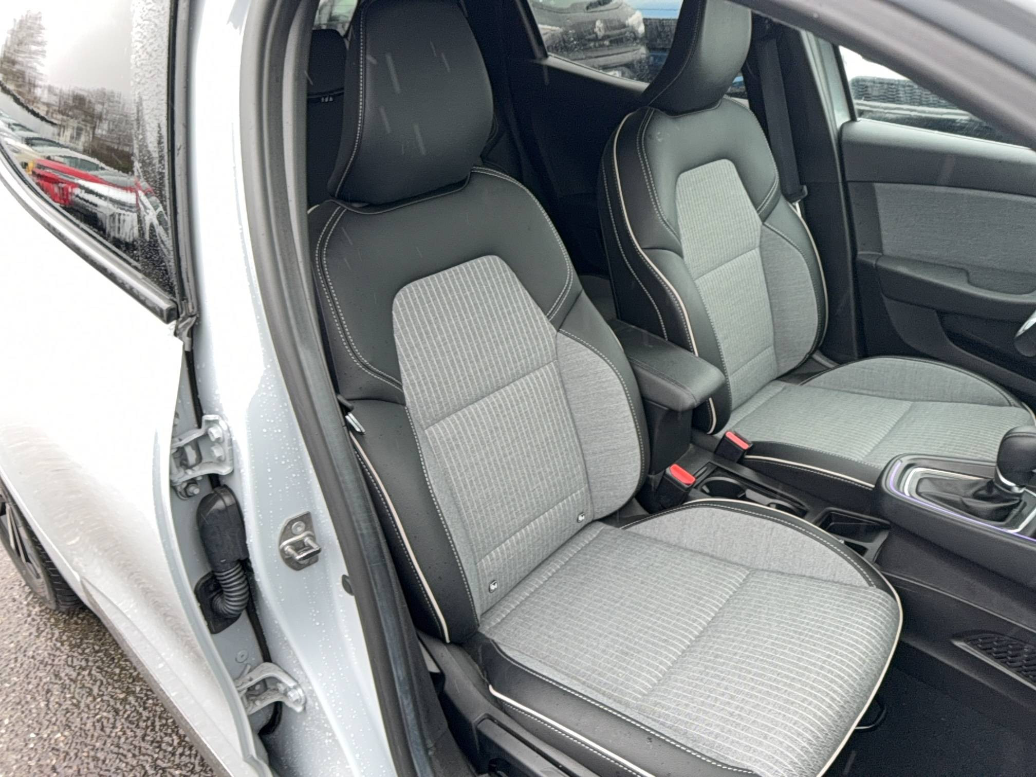 Vente en ligne Renault Clio 5 Clio E-Tech full hybrid 145 au prix de 19 680 €