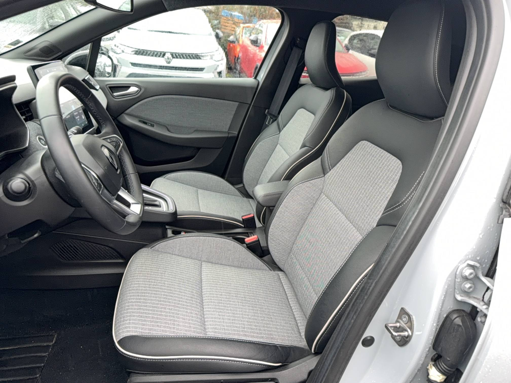 Vente en ligne Renault Clio 5 Clio E-Tech full hybrid 145 au prix de 19 680 €