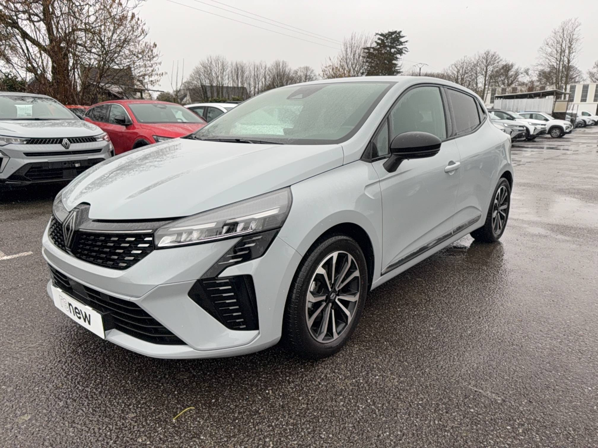 Renault Clio 5 Clio E-Tech full hybrid 145 occasion de 2023 en vente à Concarneau