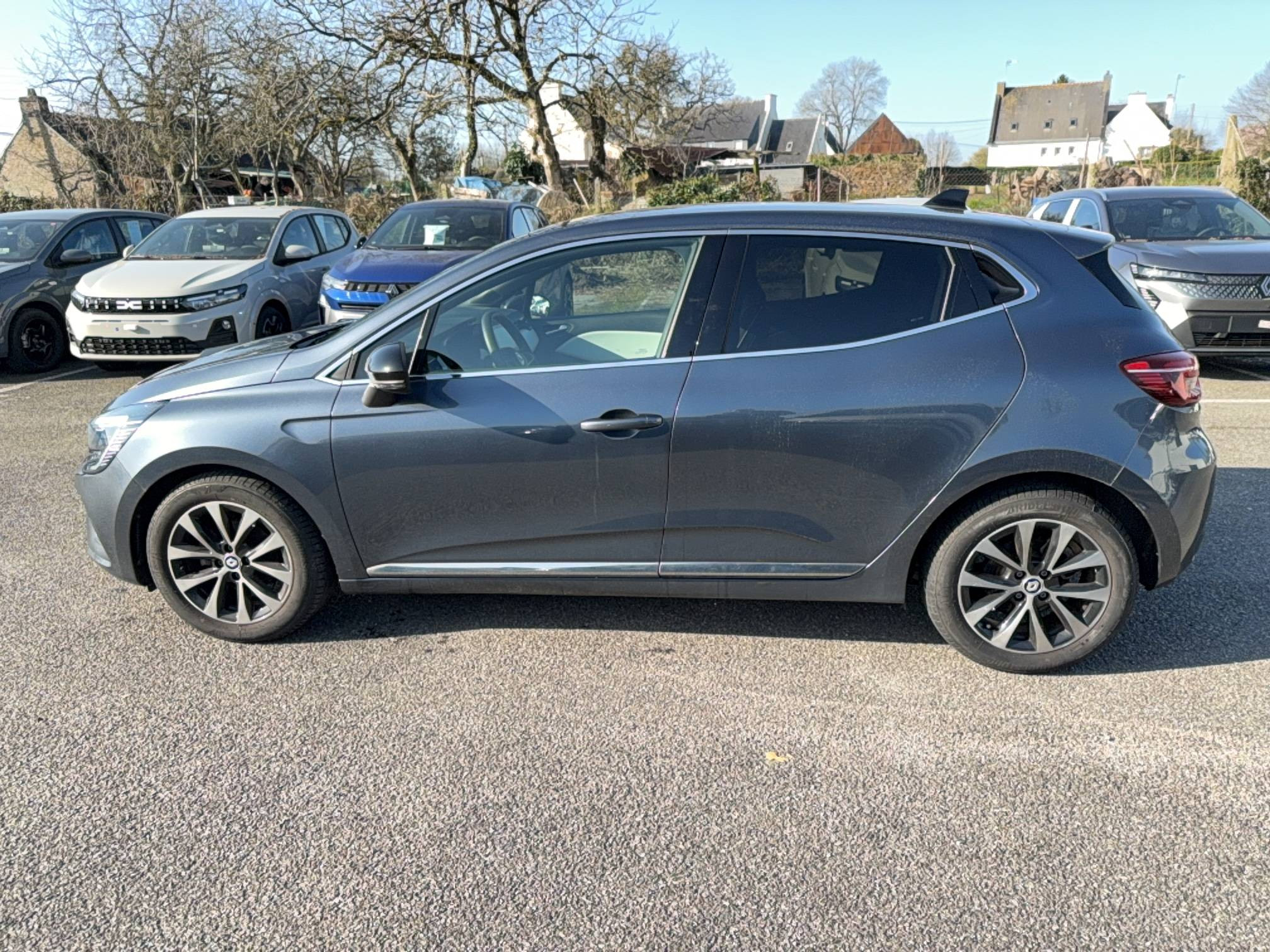 Vente en ligne Renault Clio 5 Clio TCe 90 au prix de 16 990 €