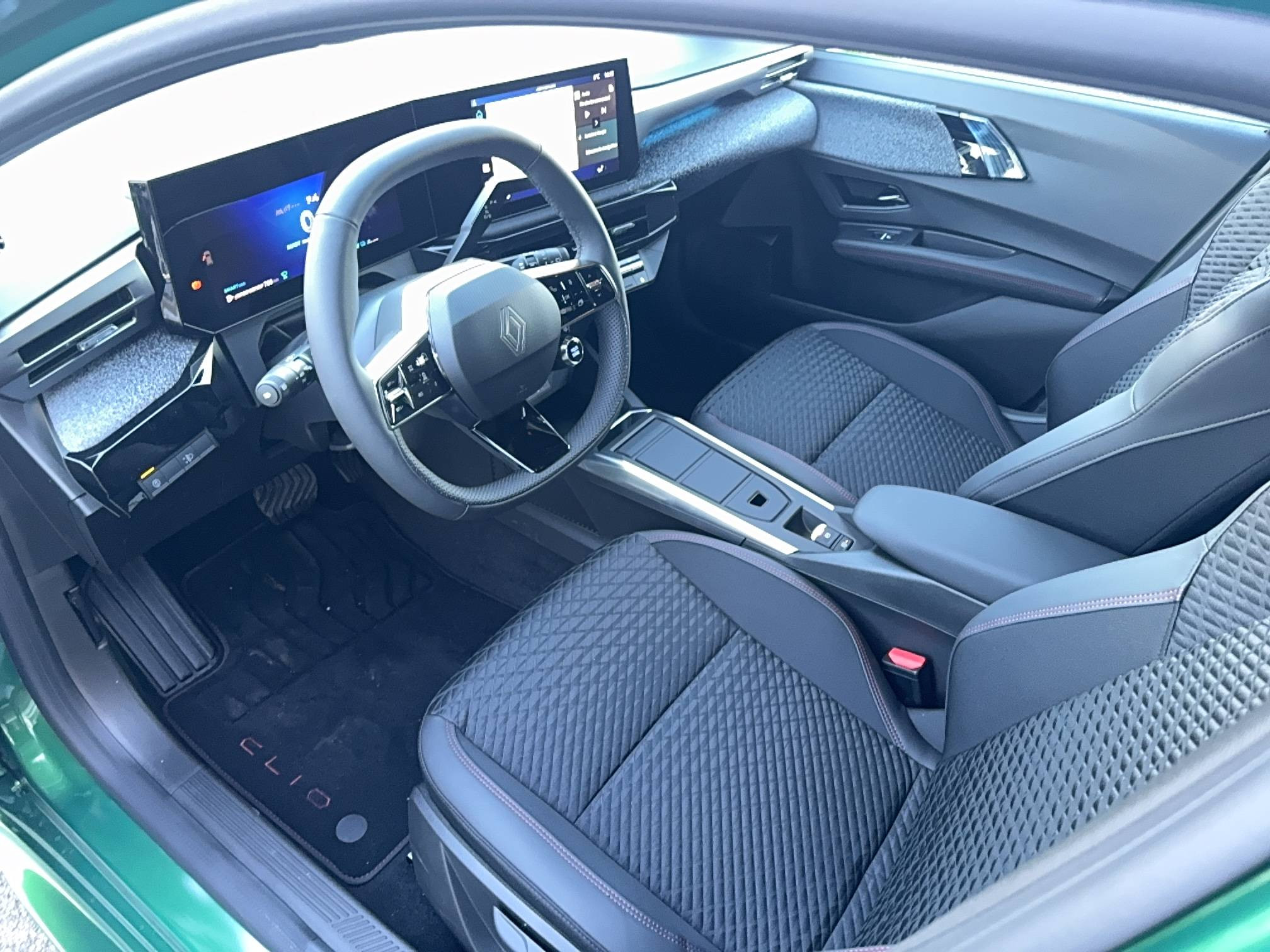 Vente en ligne Renault Clio 6 Clio E-Tech full hybrid 160 ch au prix de 28 200 €