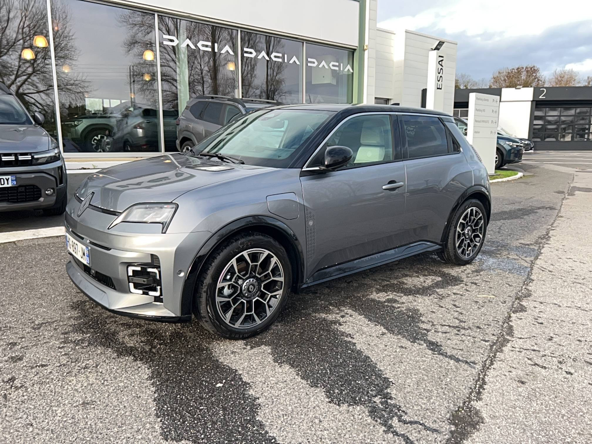 Renault R5 E-Tech  150 ch autonomie confort occasion de 2025 en vente à Concarneau