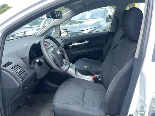 Vente en ligne Toyota Auris  HSD 136h au prix de 10 990 €