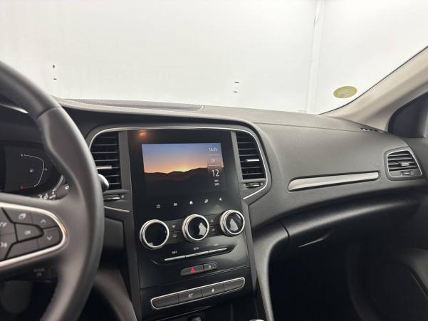 Vente en ligne Renault Megane 4 Mégane IV Berline Blue dCi 115 au prix de 15 990 €
