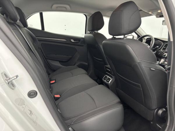 Vente en ligne Renault Megane 4 Mégane IV Berline Blue dCi 115 au prix de 15 990 €