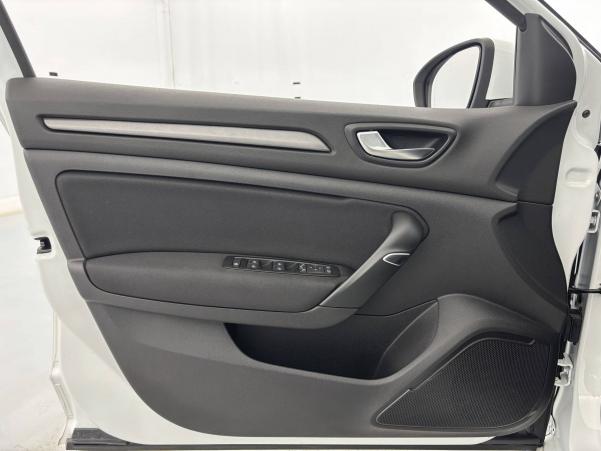 Vente en ligne Renault Megane 4 Mégane IV Berline Blue dCi 115 au prix de 15 990 €