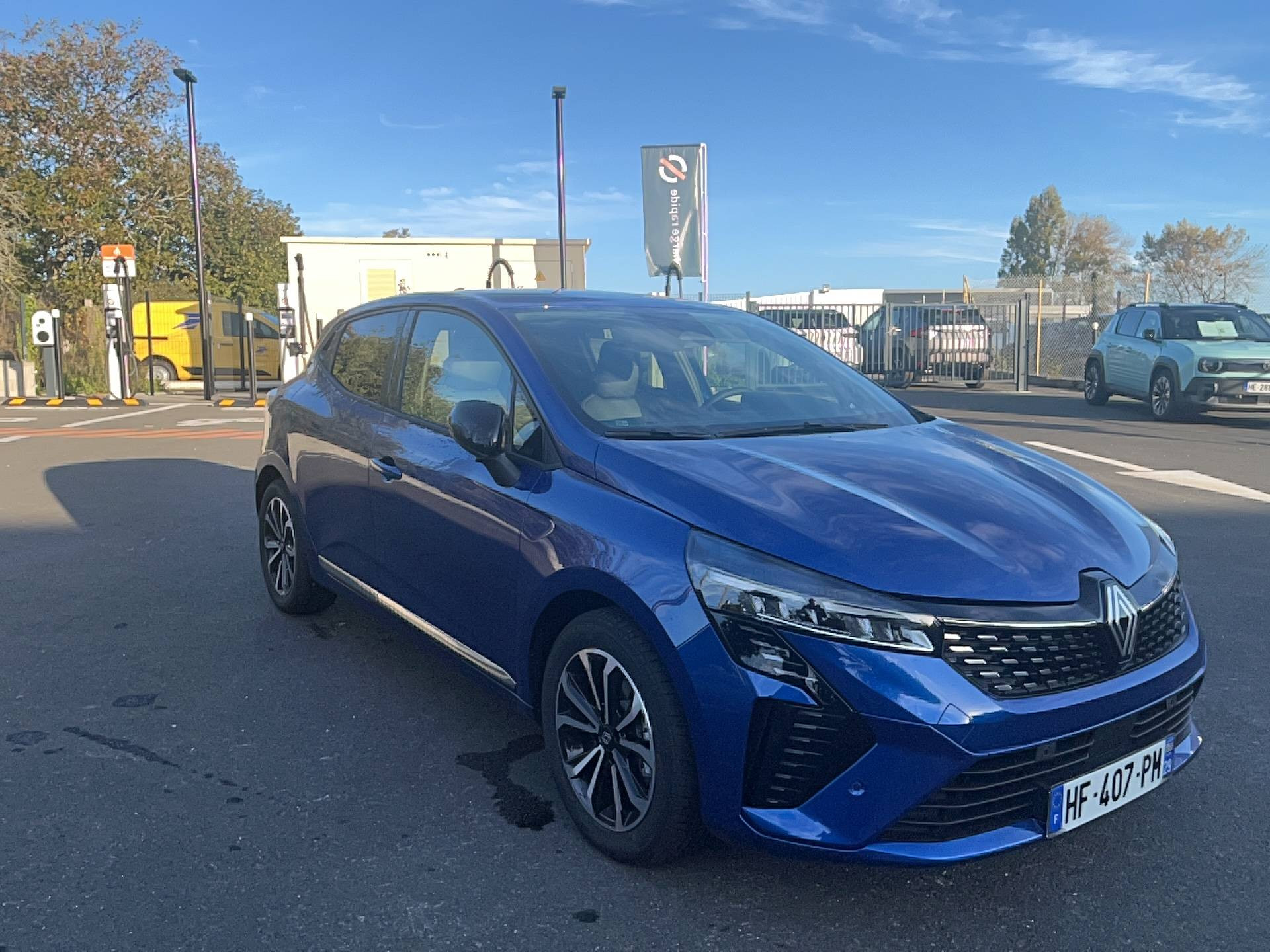 Vente en ligne Renault Clio 5 Clio E-Tech full hybrid 145 ch GSR2 au prix de 27 450 €