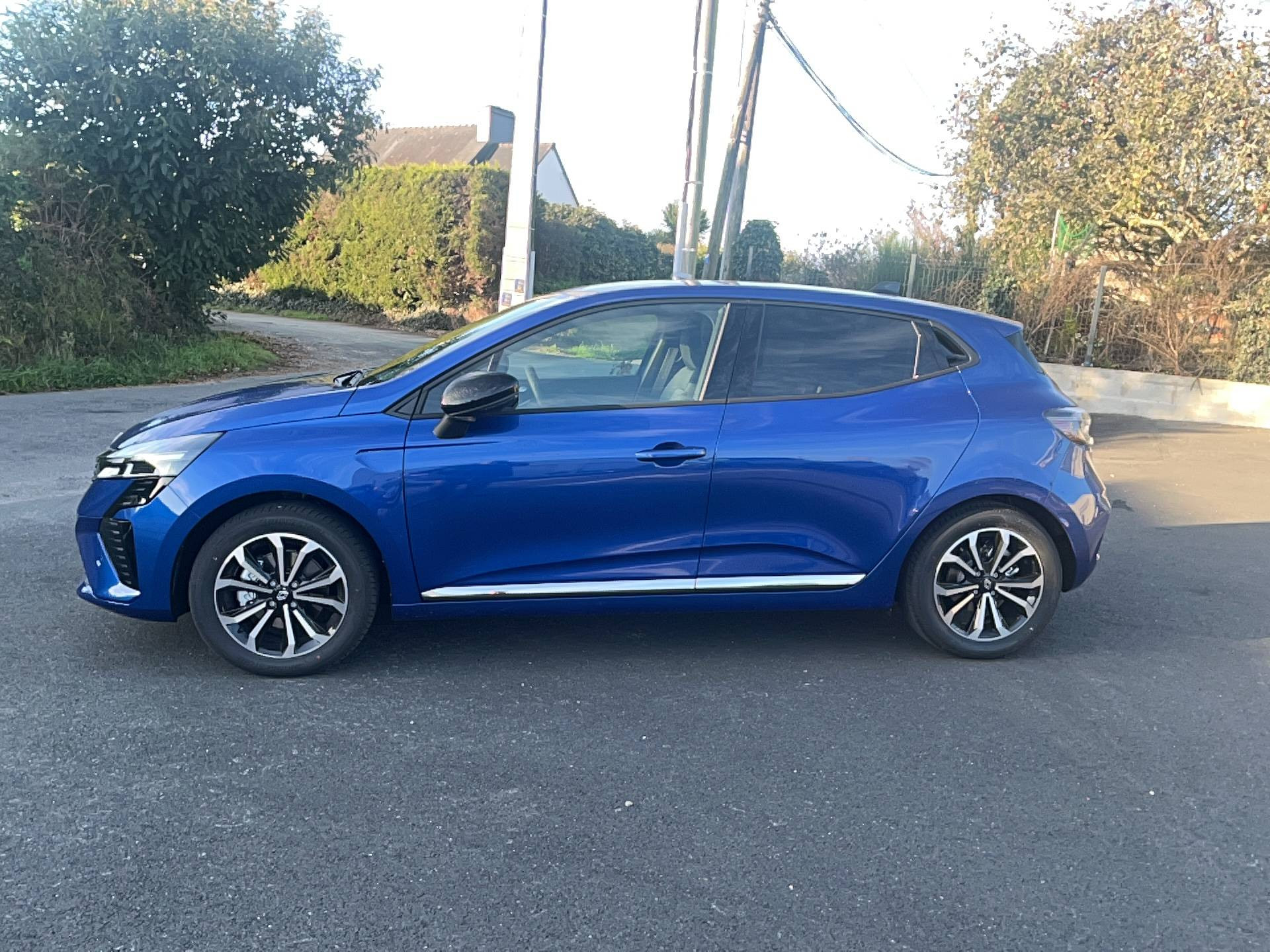 Vente en ligne Renault Clio 5 Clio E-Tech full hybrid 145 ch GSR2 au prix de 27 450 €