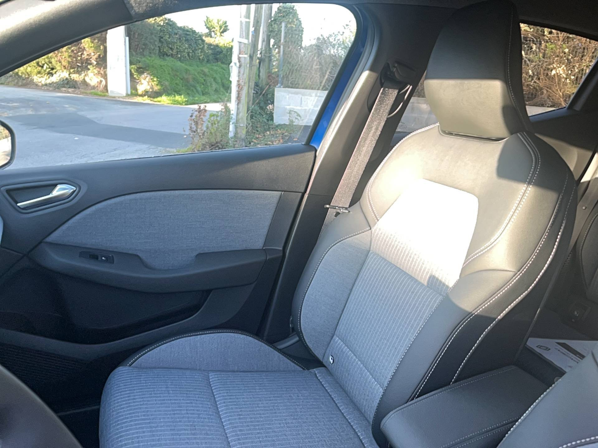 Vente en ligne Renault Clio 5 Clio E-Tech full hybrid 145 ch GSR2 au prix de 27 450 €