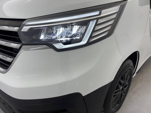 Vente en ligne Renault Trafic 3 Fourgon TRAFIC FGN L1H1 2800 KG BLUE DCI 130 au prix de 20 900 €