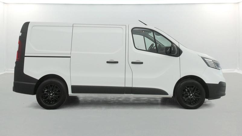 Vente en ligne Renault Trafic 3 Fourgon TRAFIC FGN L1H1 2800 KG BLUE DCI 130 au prix de 20 900 €