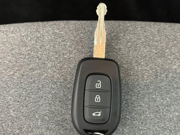 Vente en ligne Renault Clio 5 Clio TCe 90 au prix de 14 750 €