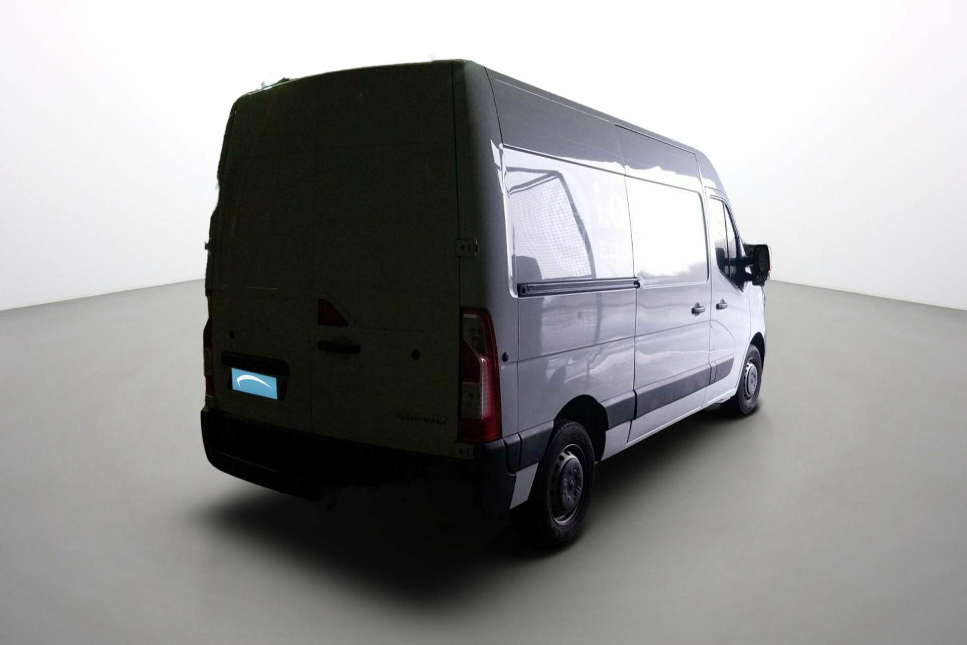 Vente en ligne Renault Master Fourgon MASTER FGN TRAC F3500 L2H2 BLUE DCI 135 au prix de 26 990 €