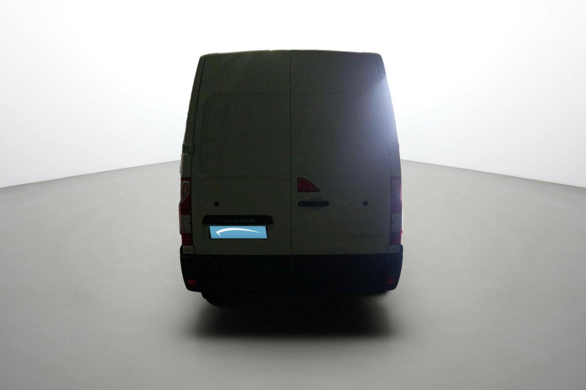 Vente en ligne Renault Master Fourgon MASTER FGN TRAC F3500 L2H2 BLUE DCI 135 au prix de 26 990 €