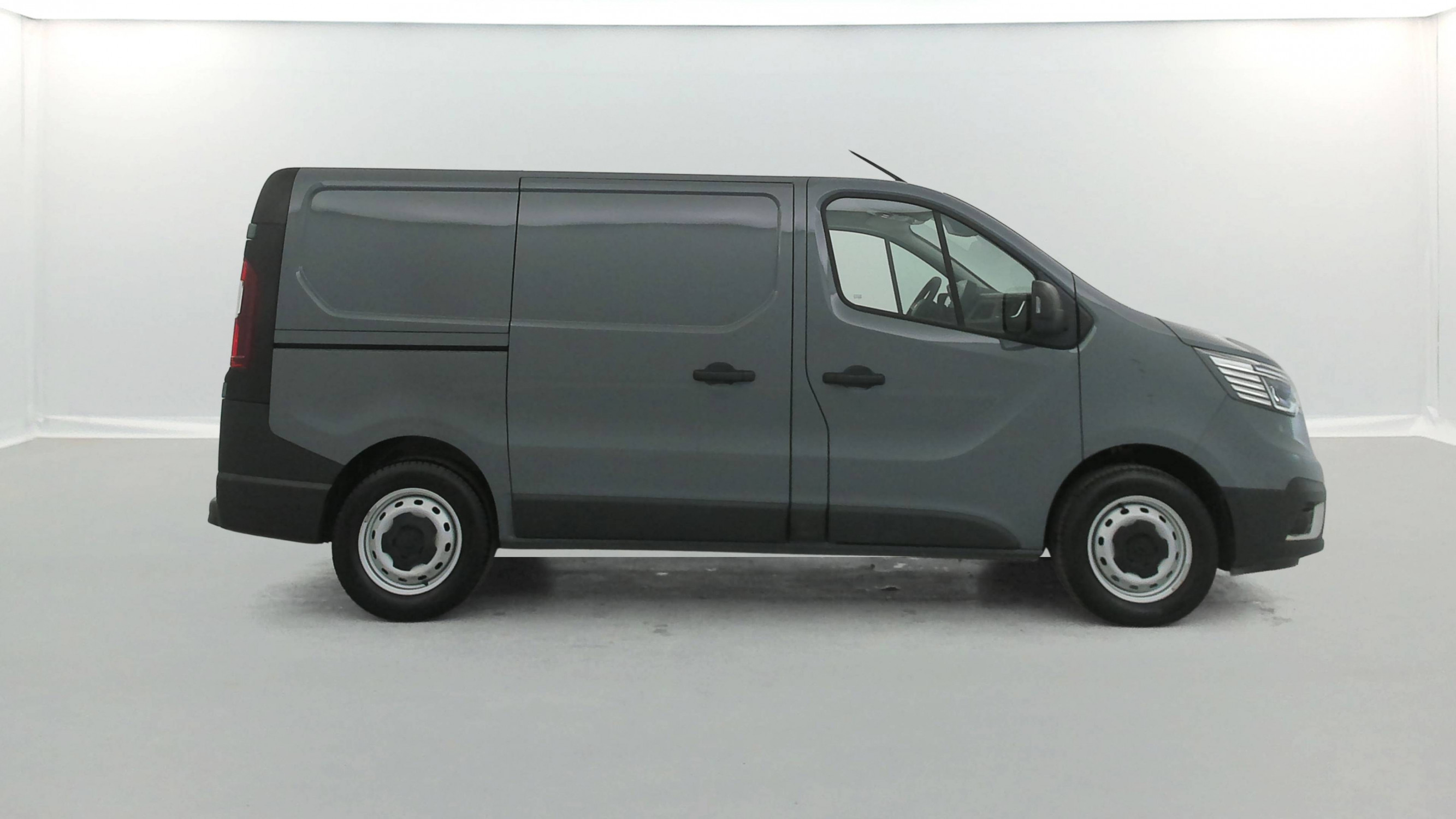 Vente en ligne Renault Trafic 3 Fourgon TRAFIC FGN L1H1 2800 KG BLUE DCI 150 EDC au prix de 27 990 €